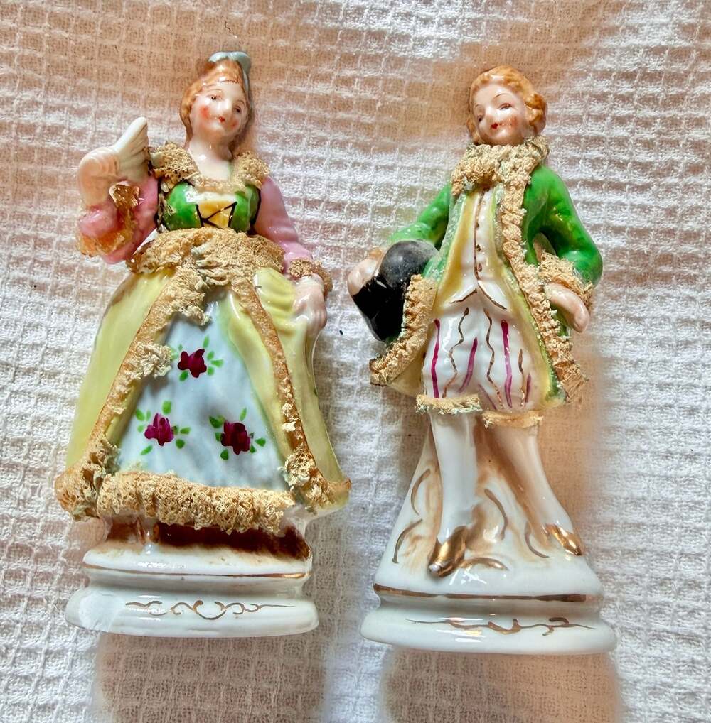 Vintage Occupied Japan Porcelain Colonial Couple Figurines with Dresden Lace Tri